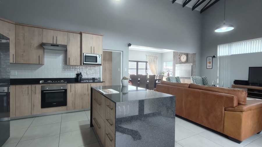 3 Bedroom Property for Sale in Hartenbos Heuwels Western Cape